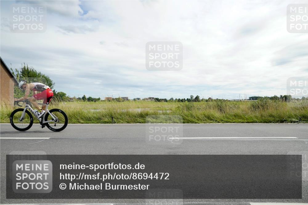 31.08.2025 - Elbe Triathlon Hamburg Michael Burmester http://msf.ph/oto/8694472 31.08.2025 15:08:06 Radfahren  meine-sportfotos.de