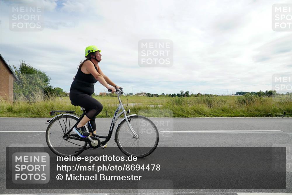 31.08.2025 - Elbe Triathlon Hamburg Michael Burmester http://msf.ph/oto/8694478 31.08.2025 15:09:02 Radfahren  meine-sportfotos.de