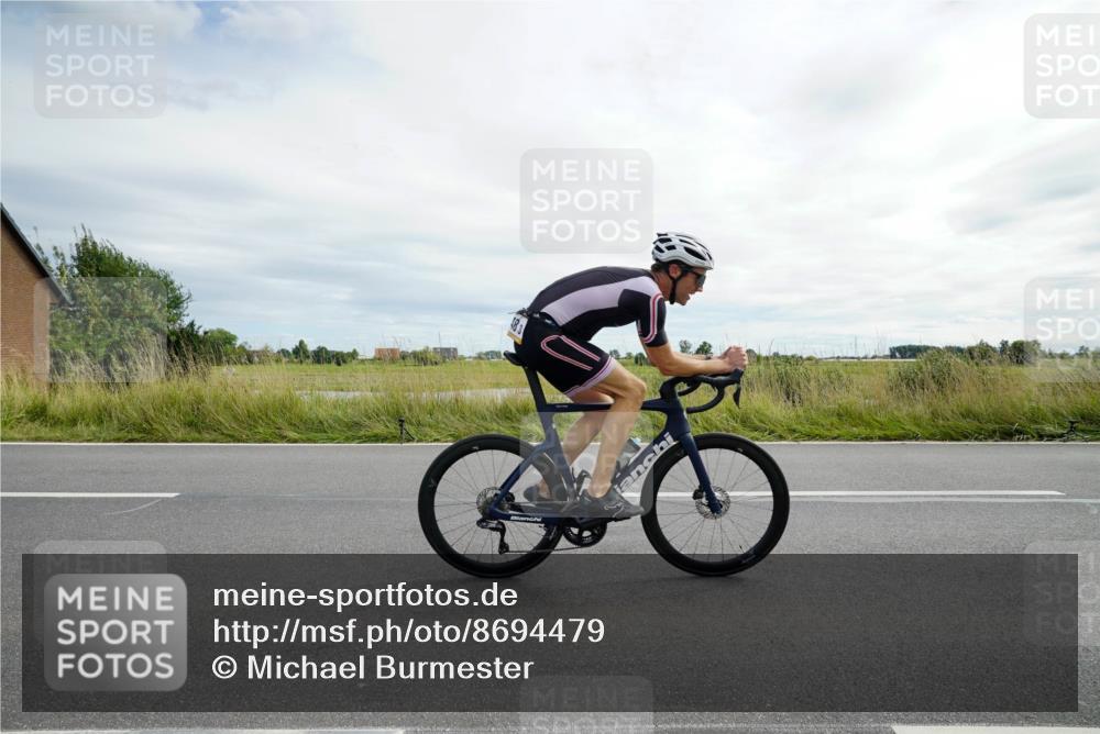 31.08.2025 - Elbe Triathlon Hamburg Michael Burmester http://msf.ph/oto/8694479 31.08.2025 15:09:10 Radfahren  meine-sportfotos.de