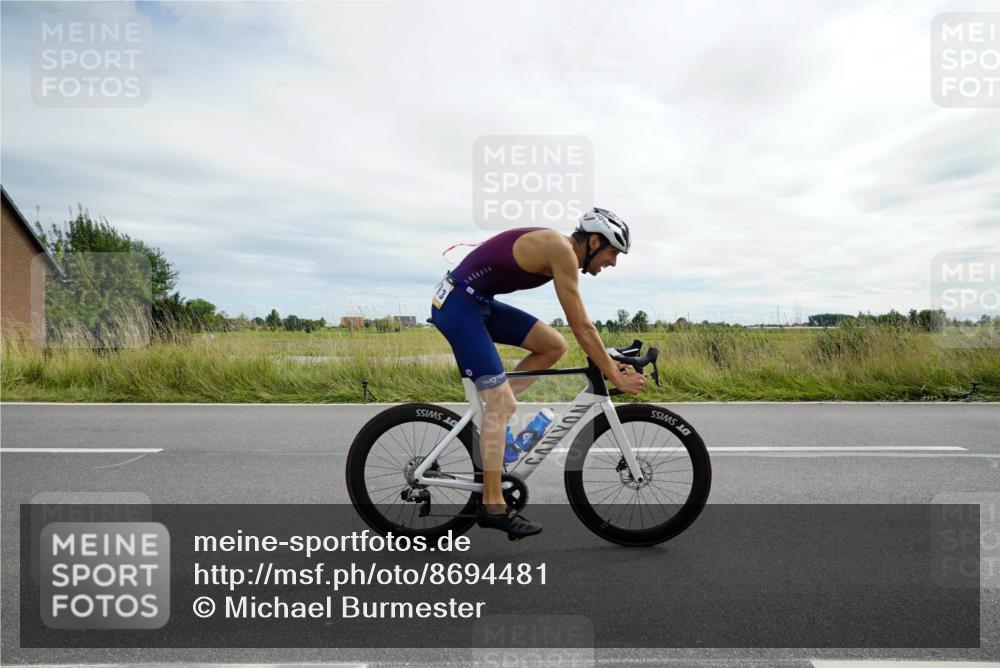 31.08.2025 - Elbe Triathlon Hamburg Michael Burmester http://msf.ph/oto/8694481 31.08.2025 15:09:45 Radfahren  meine-sportfotos.de