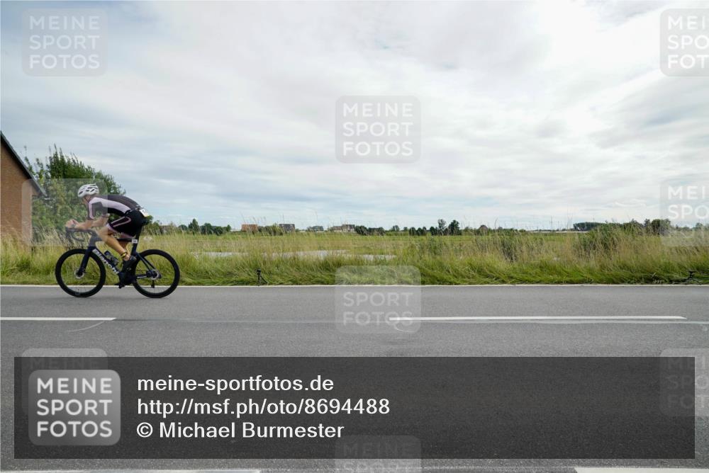 31.08.2025 - Elbe Triathlon Hamburg Michael Burmester http://msf.ph/oto/8694488 31.08.2025 15:10:59 Radfahren  meine-sportfotos.de