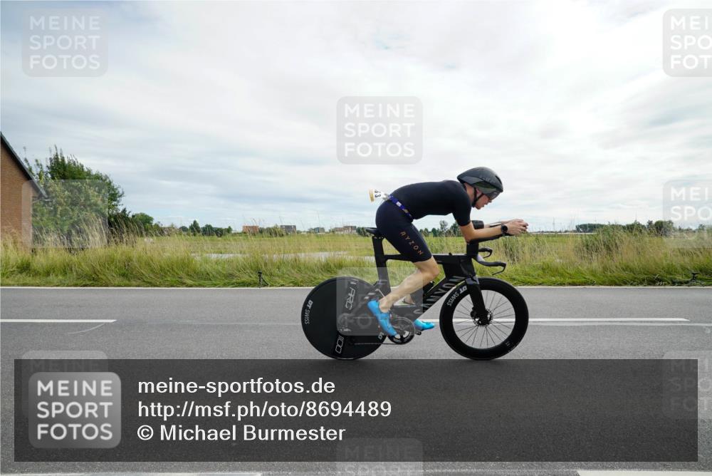 31.08.2025 - Elbe Triathlon Hamburg Michael Burmester http://msf.ph/oto/8694489 31.08.2025 15:11:00 Radfahren  meine-sportfotos.de