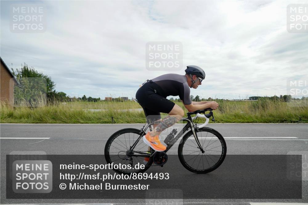 31.08.2025 - Elbe Triathlon Hamburg Michael Burmester http://msf.ph/oto/8694493 31.08.2025 15:11:56 Radfahren  meine-sportfotos.de