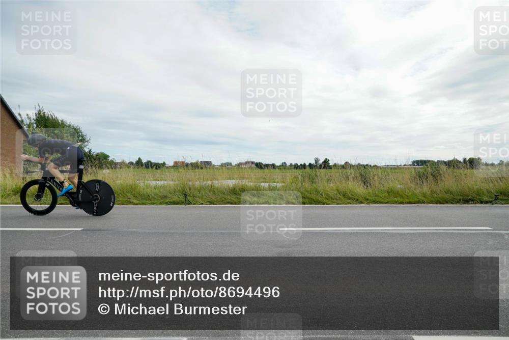 31.08.2025 - Elbe Triathlon Hamburg Michael Burmester http://msf.ph/oto/8694496 31.08.2025 15:12:38 Radfahren  meine-sportfotos.de