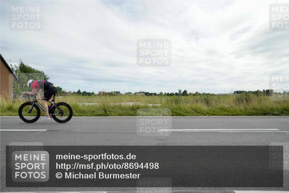 31.08.2025 - Elbe Triathlon Hamburg Michael Burmester http://msf.ph/oto/8694498 31.08.2025 15:13:17 Radfahren  meine-sportfotos.de