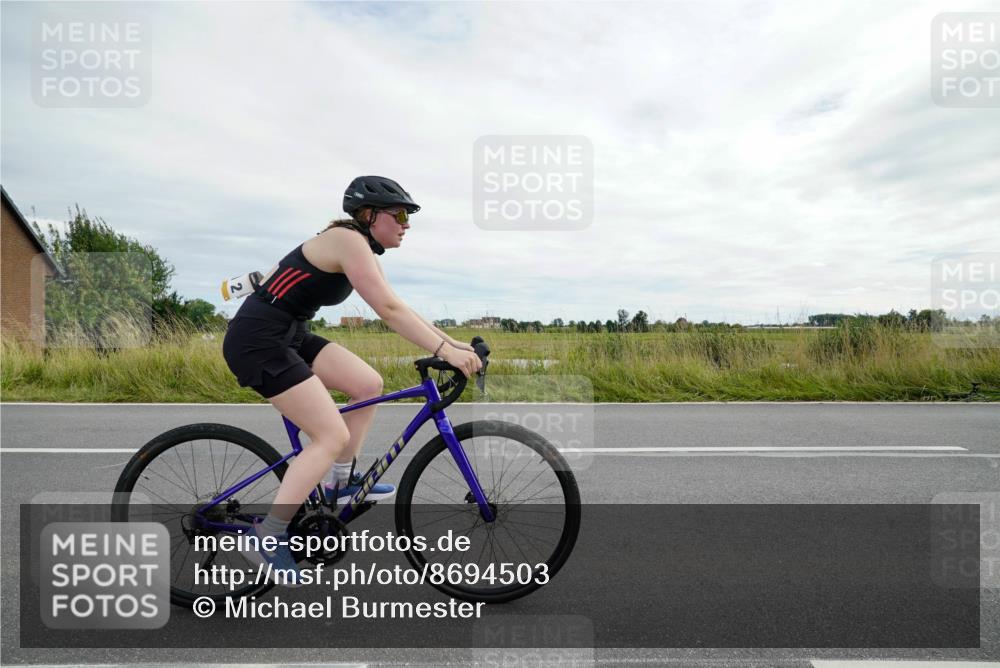 31.08.2025 - Elbe Triathlon Hamburg Michael Burmester http://msf.ph/oto/8694503 31.08.2025 15:14:00 Radfahren  meine-sportfotos.de