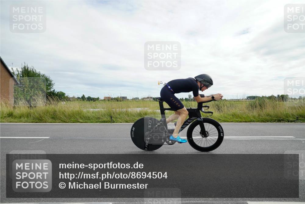 31.08.2025 - Elbe Triathlon Hamburg Michael Burmester http://msf.ph/oto/8694504 31.08.2025 15:14:41 Radfahren  meine-sportfotos.de