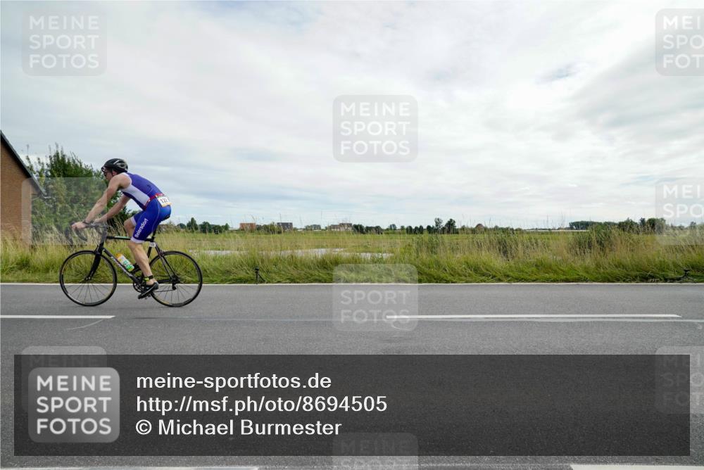 31.08.2025 - Elbe Triathlon Hamburg Michael Burmester http://msf.ph/oto/8694505 31.08.2025 15:14:48 Radfahren  meine-sportfotos.de