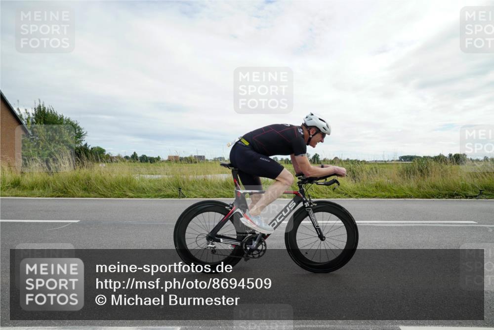 31.08.2025 - Elbe Triathlon Hamburg Michael Burmester http://msf.ph/oto/8694509 31.08.2025 15:15:36 Radfahren  meine-sportfotos.de
