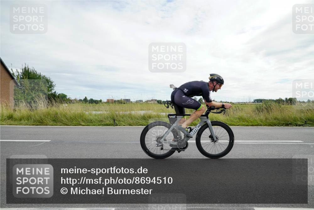 31.08.2025 - Elbe Triathlon Hamburg Michael Burmester http://msf.ph/oto/8694510 31.08.2025 15:15:42 Radfahren  meine-sportfotos.de