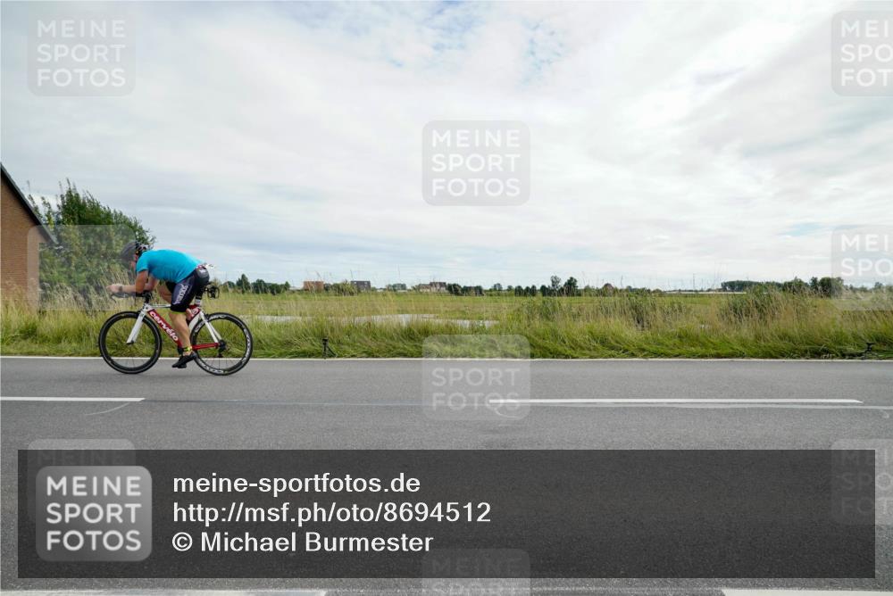 31.08.2025 - Elbe Triathlon Hamburg Michael Burmester http://msf.ph/oto/8694512 31.08.2025 15:16:21 Radfahren  meine-sportfotos.de