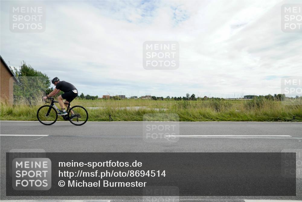 31.08.2025 - Elbe Triathlon Hamburg Michael Burmester http://msf.ph/oto/8694514 31.08.2025 15:16:43 Radfahren  meine-sportfotos.de