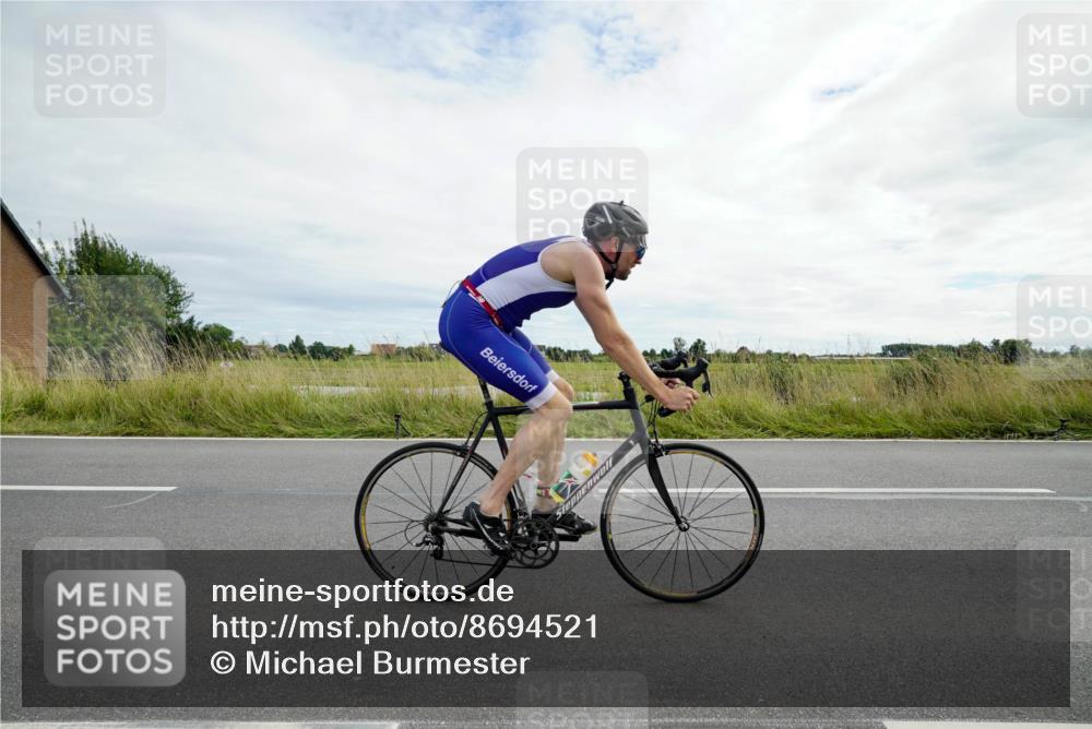 31.08.2025 - Elbe Triathlon Hamburg Michael Burmester http://msf.ph/oto/8694521 31.08.2025 15:17:22 Radfahren  meine-sportfotos.de