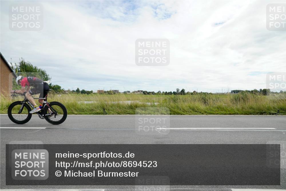 31.08.2025 - Elbe Triathlon Hamburg Michael Burmester http://msf.ph/oto/8694523 31.08.2025 15:17:27 Radfahren  meine-sportfotos.de