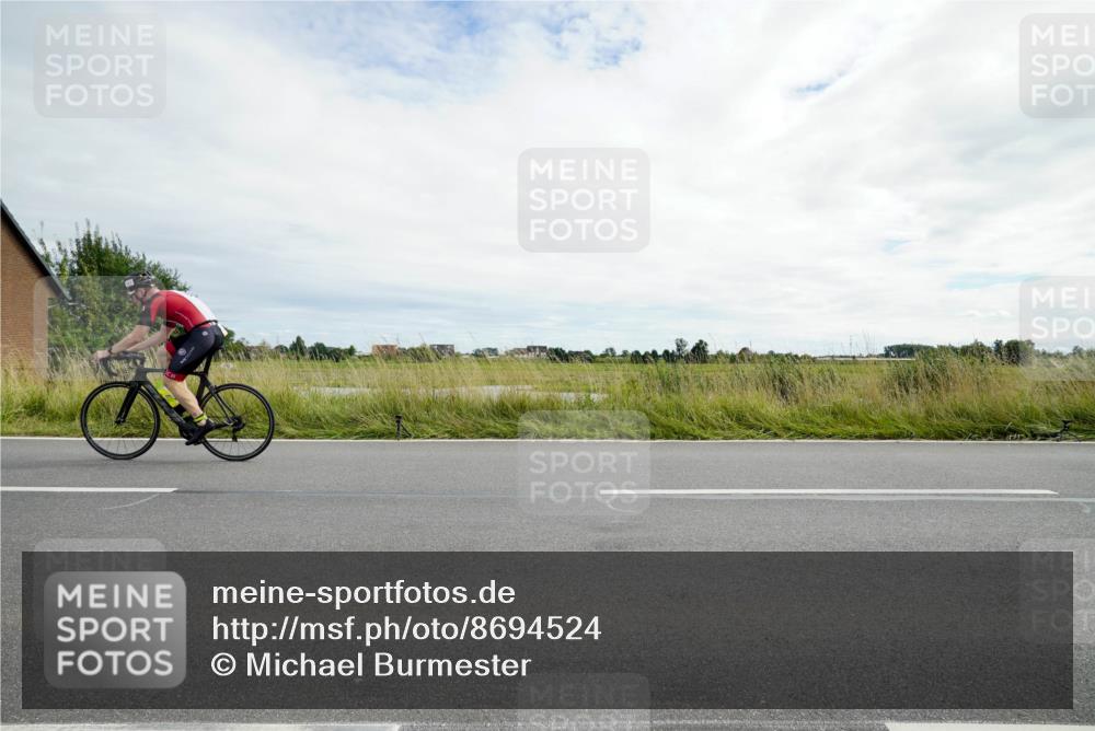 31.08.2025 - Elbe Triathlon Hamburg Michael Burmester http://msf.ph/oto/8694524 31.08.2025 15:18:10 Radfahren  meine-sportfotos.de