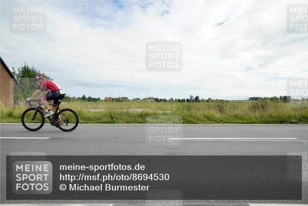 31.08.2025 - Elbe Triathlon Hamburg Michael Burmester http://msf.ph/oto/8694530 31.08.2025 15:18:57 Radfahren  meine-sportfotos.de