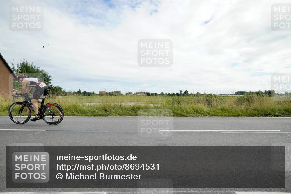 31.08.2025 - Elbe Triathlon Hamburg Michael Burmester http://msf.ph/oto/8694531 31.08.2025 15:19:08 Radfahren  meine-sportfotos.de