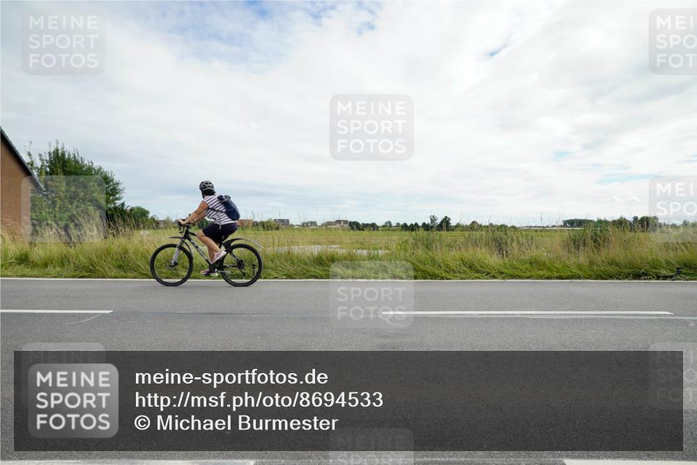 31.08.2025 - Elbe Triathlon Hamburg Michael Burmester http://msf.ph/oto/8694533 31.08.2025 15:19:12 Radfahren  meine-sportfotos.de
