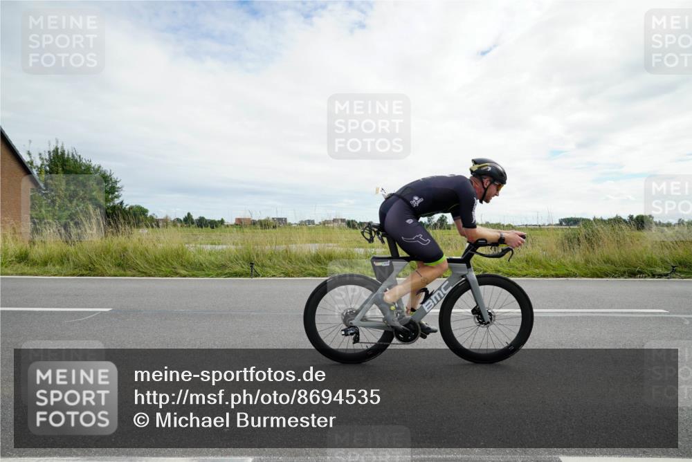 31.08.2025 - Elbe Triathlon Hamburg Michael Burmester http://msf.ph/oto/8694535 31.08.2025 15:19:24 Radfahren  meine-sportfotos.de