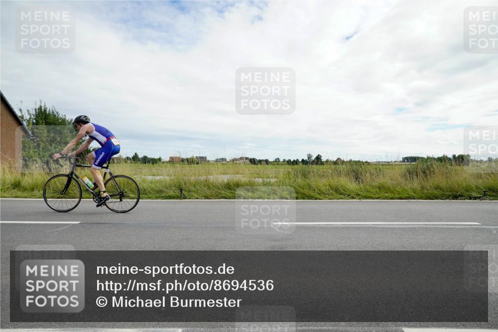 31.08.2025 - Elbe Triathlon Hamburg Michael Burmester http://msf.ph/oto/8694536 31.08.2025 15:19:25 Radfahren  meine-sportfotos.de