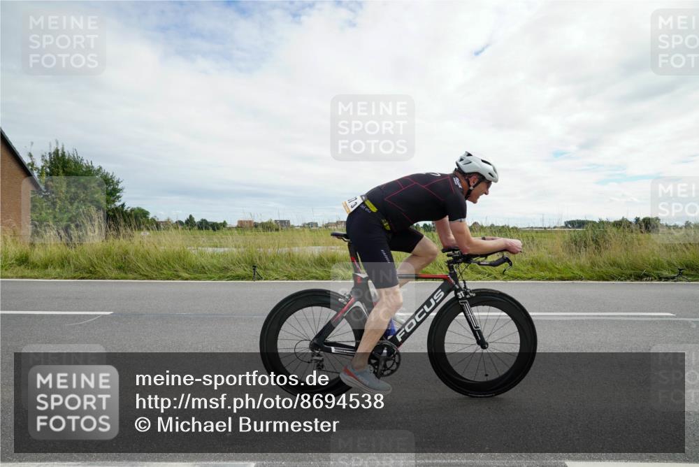 31.08.2025 - Elbe Triathlon Hamburg Michael Burmester http://msf.ph/oto/8694538 31.08.2025 15:19:49 Radfahren  meine-sportfotos.de