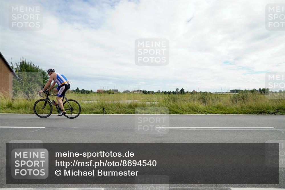 31.08.2025 - Elbe Triathlon Hamburg Michael Burmester http://msf.ph/oto/8694540 31.08.2025 15:20:22 Radfahren  meine-sportfotos.de