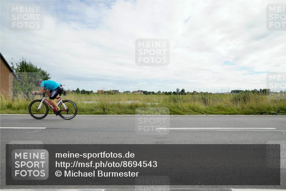 31.08.2025 - Elbe Triathlon Hamburg Michael Burmester http://msf.ph/oto/8694543 31.08.2025 15:20:38 Radfahren  meine-sportfotos.de