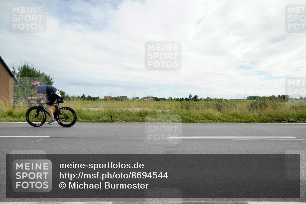 31.08.2025 - Elbe Triathlon Hamburg Michael Burmester http://msf.ph/oto/8694544 31.08.2025 15:20:43 Radfahren  meine-sportfotos.de