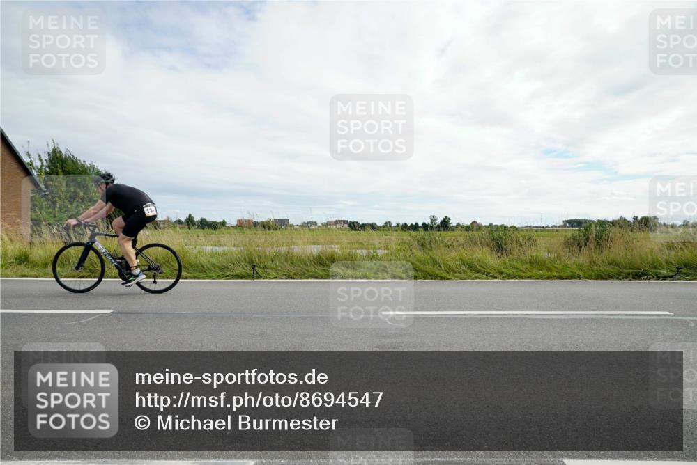 31.08.2025 - Elbe Triathlon Hamburg Michael Burmester http://msf.ph/oto/8694547 31.08.2025 15:21:04 Radfahren  meine-sportfotos.de