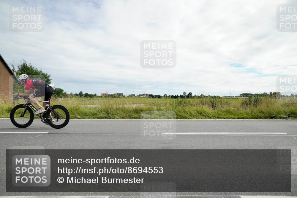 31.08.2025 - Elbe Triathlon Hamburg Michael Burmester http://msf.ph/oto/8694553 31.08.2025 15:21:39 Radfahren  meine-sportfotos.de