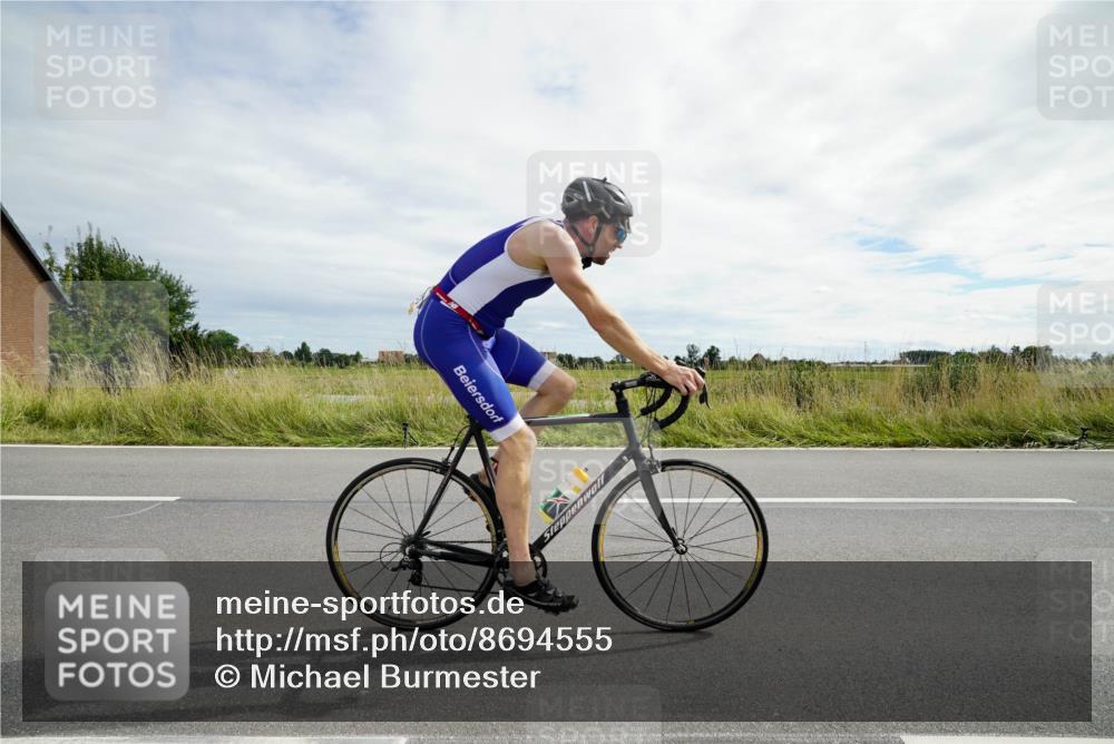 31.08.2025 - Elbe Triathlon Hamburg Michael Burmester http://msf.ph/oto/8694555 31.08.2025 15:21:57 Radfahren  meine-sportfotos.de