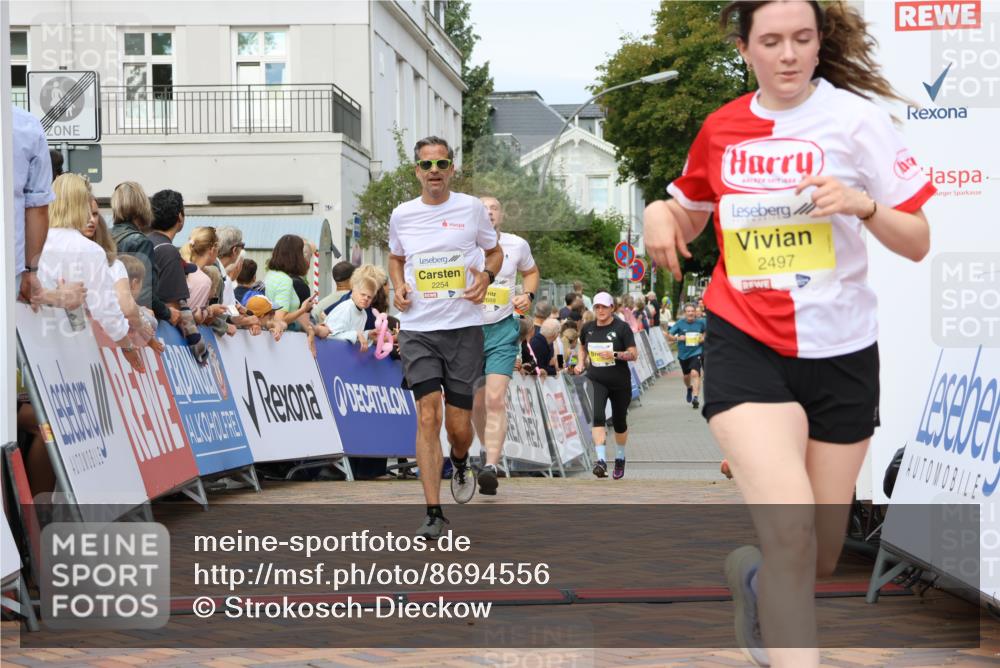 31.08.2025 - 21. Blankeneser Heldenlauf Strokosch-Dieckow http://msf.ph/oto/8694556 31.08.2025 10:26:32 Ziel 2706, 2254, 2497, 2688, 2007 meine-sportfotos.de