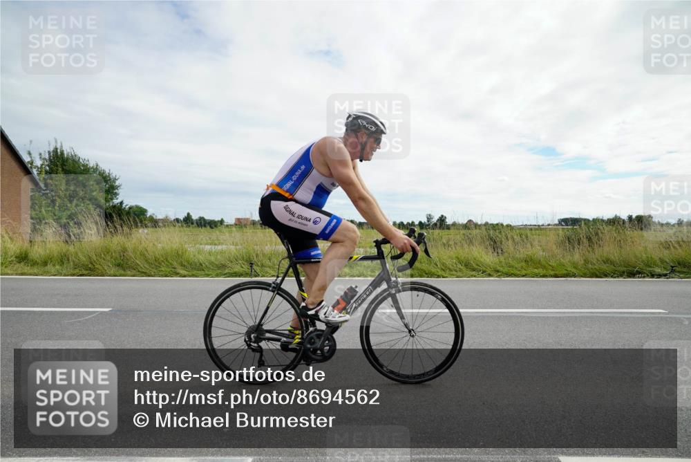 31.08.2025 - Elbe Triathlon Hamburg Michael Burmester http://msf.ph/oto/8694562 31.08.2025 15:22:54 Radfahren  meine-sportfotos.de