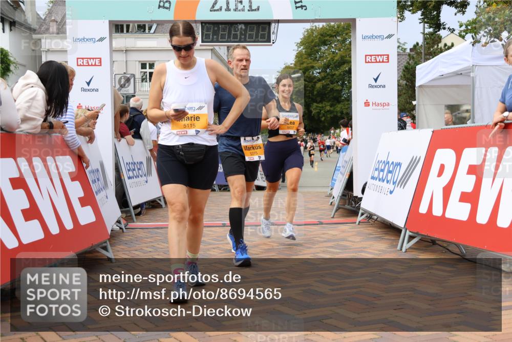 31.08.2025 - 21. Blankeneser Heldenlauf Strokosch-Dieckow http://msf.ph/oto/8694565 31.08.2025 12:35:08 Ziel 5266, 5115, 5315, 5689, 5037, 4267 meine-sportfotos.de