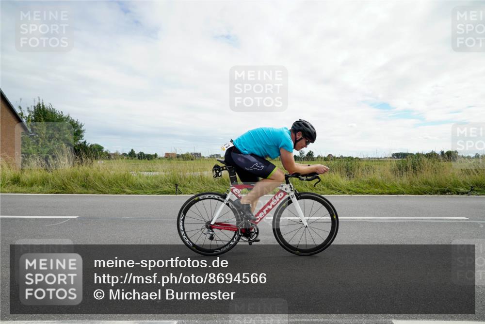 31.08.2025 - Elbe Triathlon Hamburg Michael Burmester http://msf.ph/oto/8694566 31.08.2025 15:23:01 Radfahren  meine-sportfotos.de