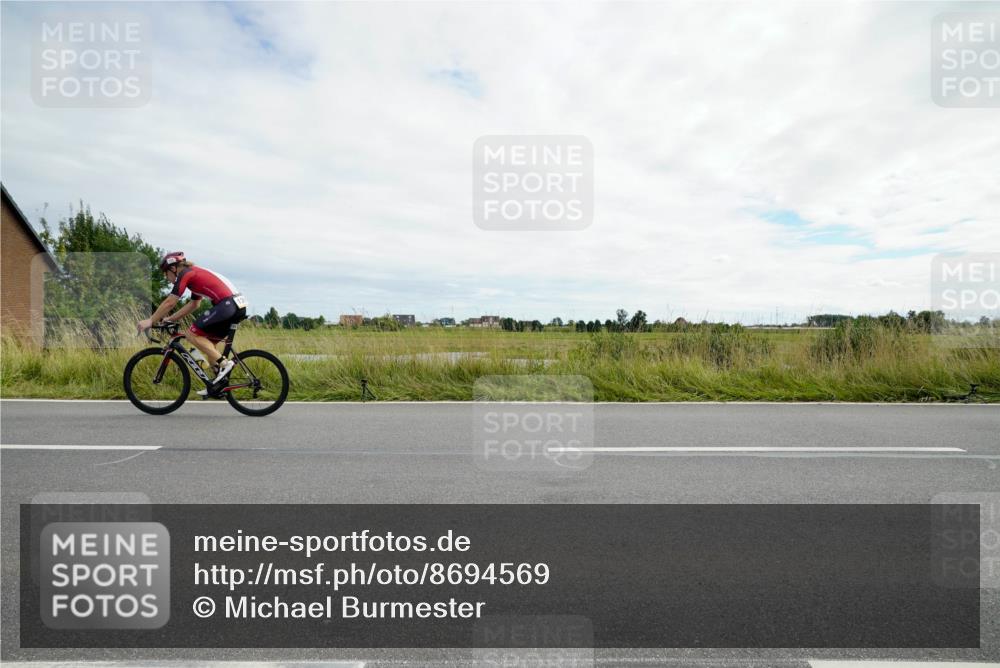31.08.2025 - Elbe Triathlon Hamburg Michael Burmester http://msf.ph/oto/8694569 31.08.2025 15:23:22 Radfahren  meine-sportfotos.de