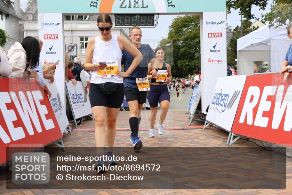 31.08.2025 - 21. Blankeneser Heldenlauf Strokosch-Dieckow http://msf.ph/oto/8694572 31.08.2025 12:35:08 Ziel 5266, 5115, 5315, 5689, 5037, 4267 meine-sportfotos.de