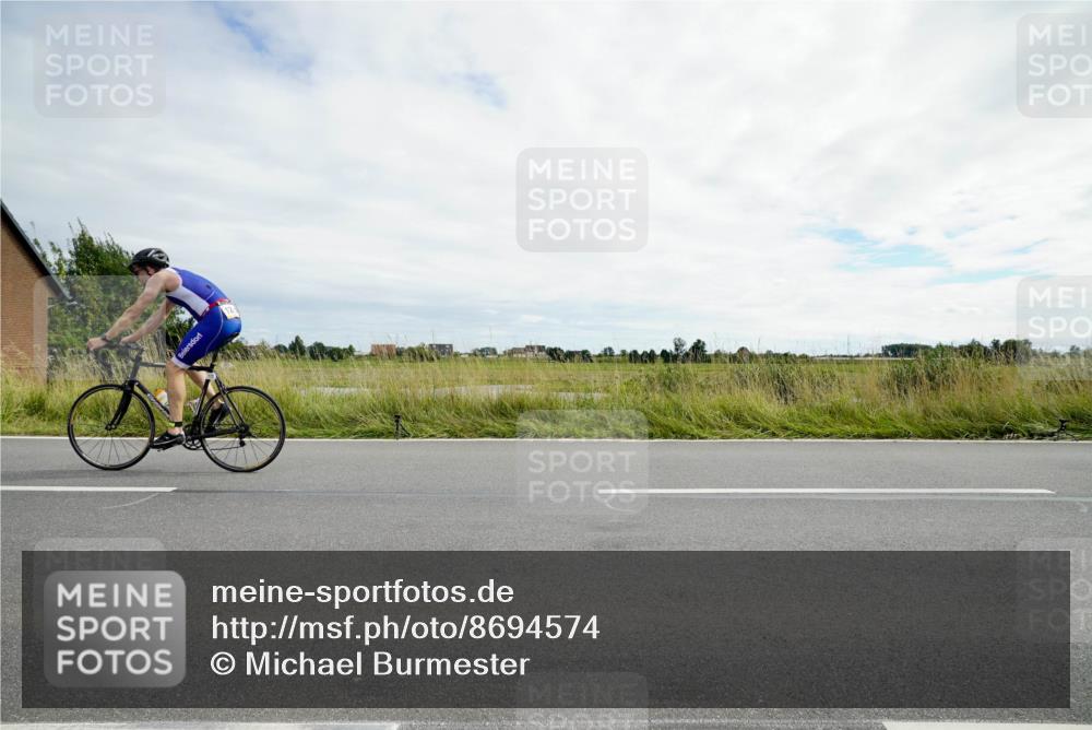 31.08.2025 - Elbe Triathlon Hamburg Michael Burmester http://msf.ph/oto/8694574 31.08.2025 15:23:59 Radfahren  meine-sportfotos.de