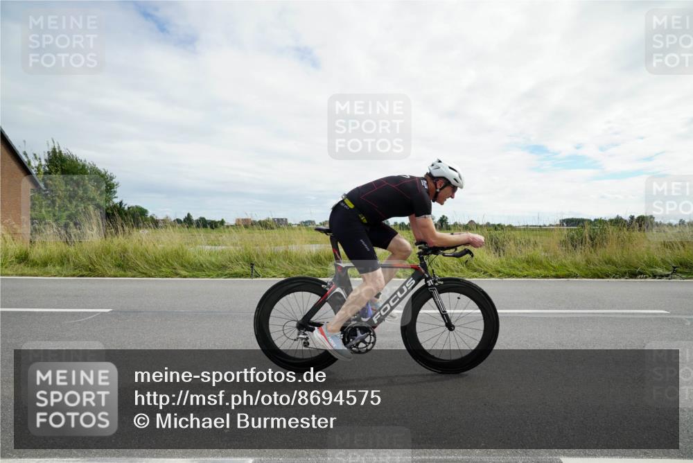 31.08.2025 - Elbe Triathlon Hamburg Michael Burmester http://msf.ph/oto/8694575 31.08.2025 15:24:02 Radfahren  meine-sportfotos.de