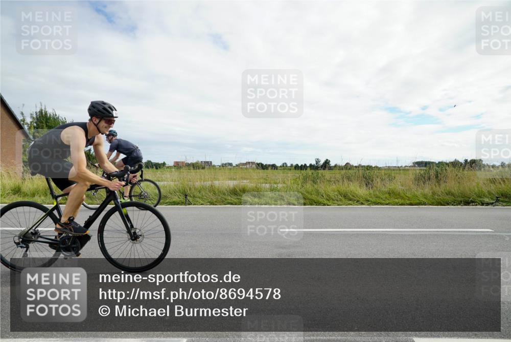 31.08.2025 - Elbe Triathlon Hamburg Michael Burmester http://msf.ph/oto/8694578 31.08.2025 15:24:26 Radfahren  meine-sportfotos.de