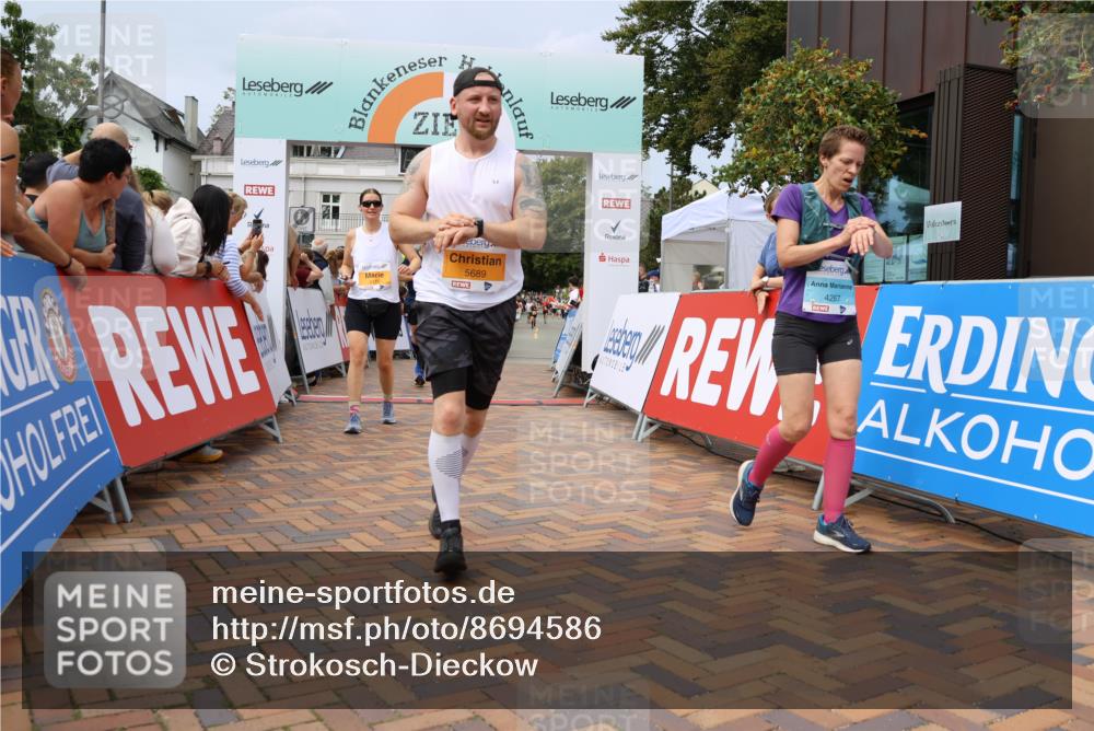 31.08.2025 - 21. Blankeneser Heldenlauf Strokosch-Dieckow http://msf.ph/oto/8694586 31.08.2025 12:35:06 Ziel 5266, 5115, 5315, 5689, 5037, 4267, 4373 meine-sportfotos.de