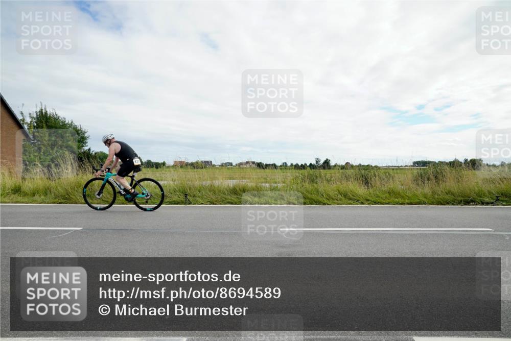 31.08.2025 - Elbe Triathlon Hamburg Michael Burmester http://msf.ph/oto/8694589 31.08.2025 15:25:03 Radfahren  meine-sportfotos.de