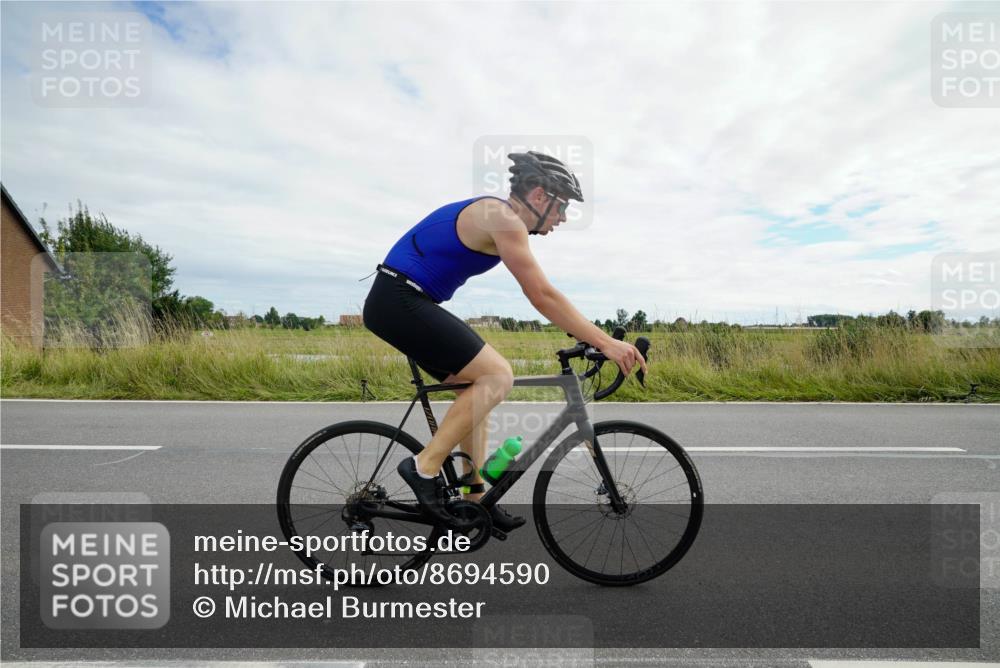31.08.2025 - Elbe Triathlon Hamburg Michael Burmester http://msf.ph/oto/8694590 31.08.2025 15:25:17 Radfahren  meine-sportfotos.de