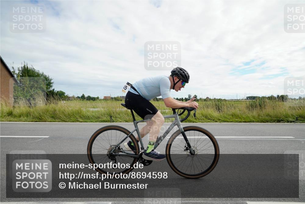 31.08.2025 - Elbe Triathlon Hamburg Michael Burmester http://msf.ph/oto/8694598 31.08.2025 15:26:02 Radfahren  meine-sportfotos.de