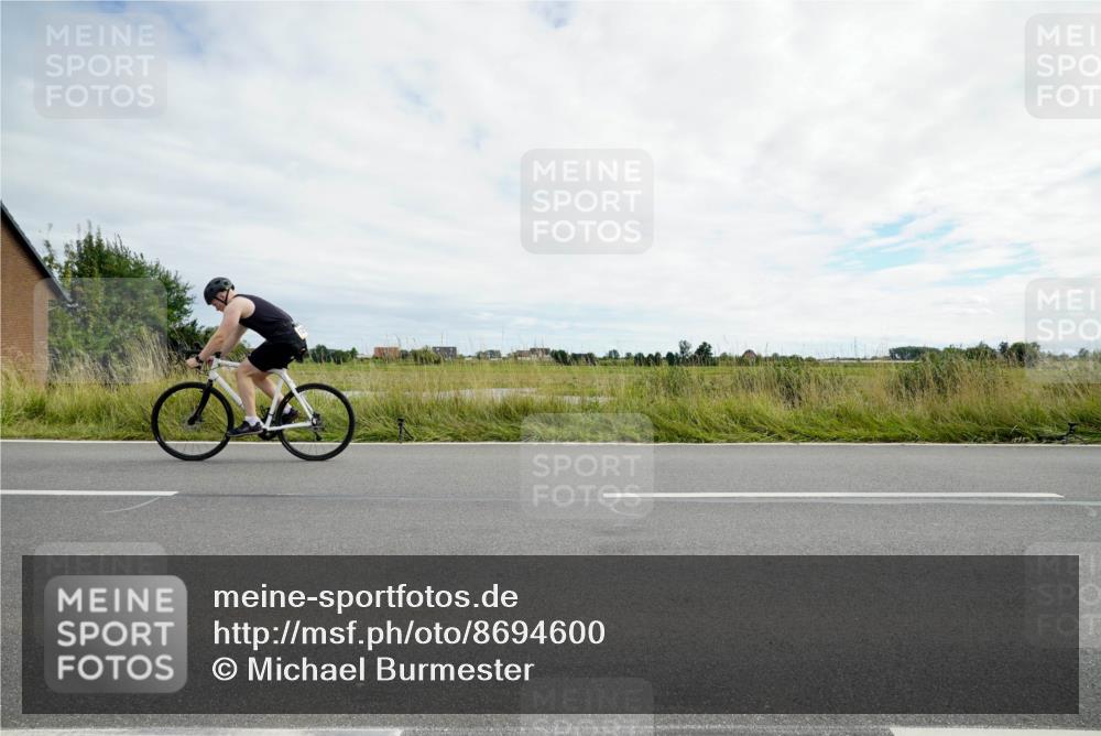 31.08.2025 - Elbe Triathlon Hamburg Michael Burmester http://msf.ph/oto/8694600 31.08.2025 15:26:15 Radfahren  meine-sportfotos.de