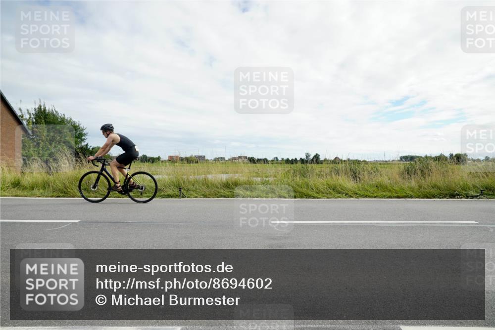 31.08.2025 - Elbe Triathlon Hamburg Michael Burmester http://msf.ph/oto/8694602 31.08.2025 15:26:31 Radfahren  meine-sportfotos.de