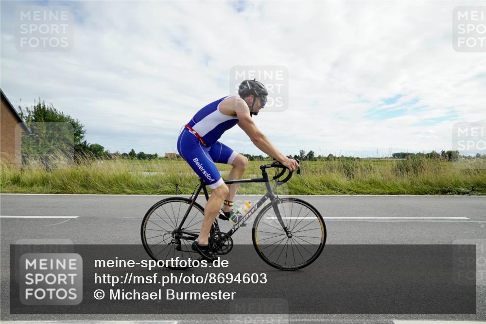 31.08.2025 - Elbe Triathlon Hamburg Michael Burmester http://msf.ph/oto/8694603 31.08.2025 15:26:31 Radfahren  meine-sportfotos.de