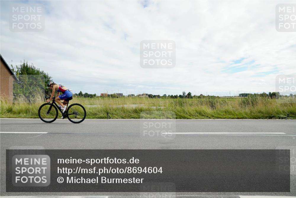 31.08.2025 - Elbe Triathlon Hamburg Michael Burmester http://msf.ph/oto/8694604 31.08.2025 15:26:35 Radfahren  meine-sportfotos.de