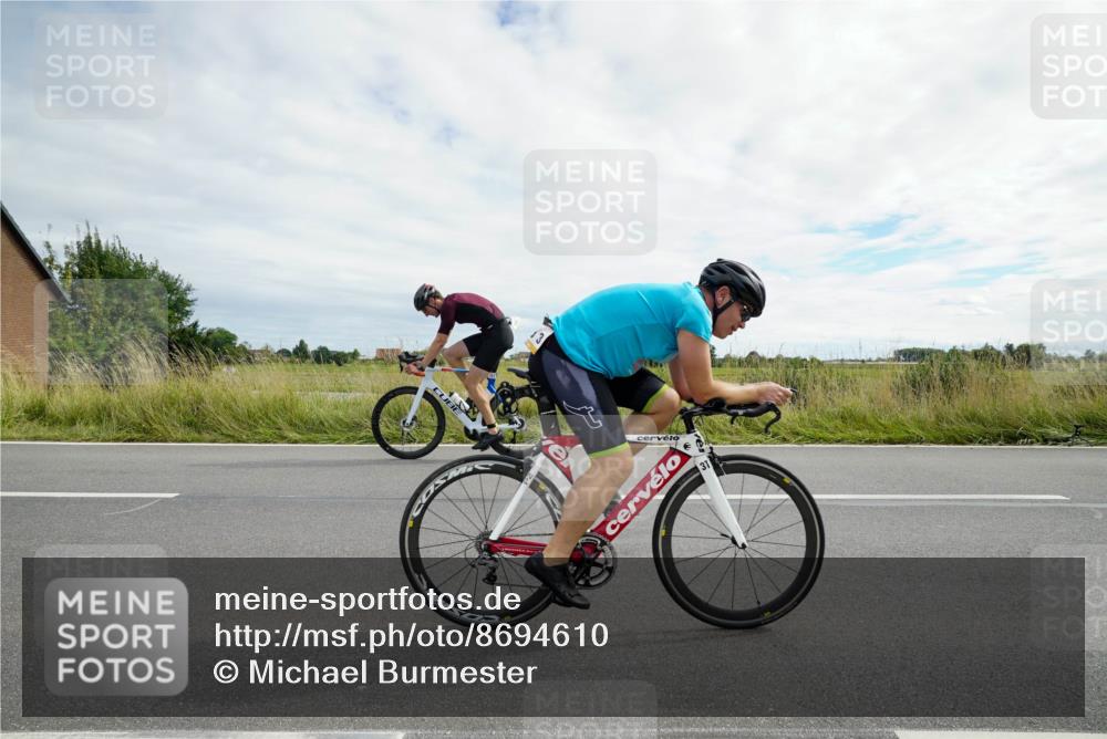 31.08.2025 - Elbe Triathlon Hamburg Michael Burmester http://msf.ph/oto/8694610 31.08.2025 15:27:14 Radfahren  meine-sportfotos.de