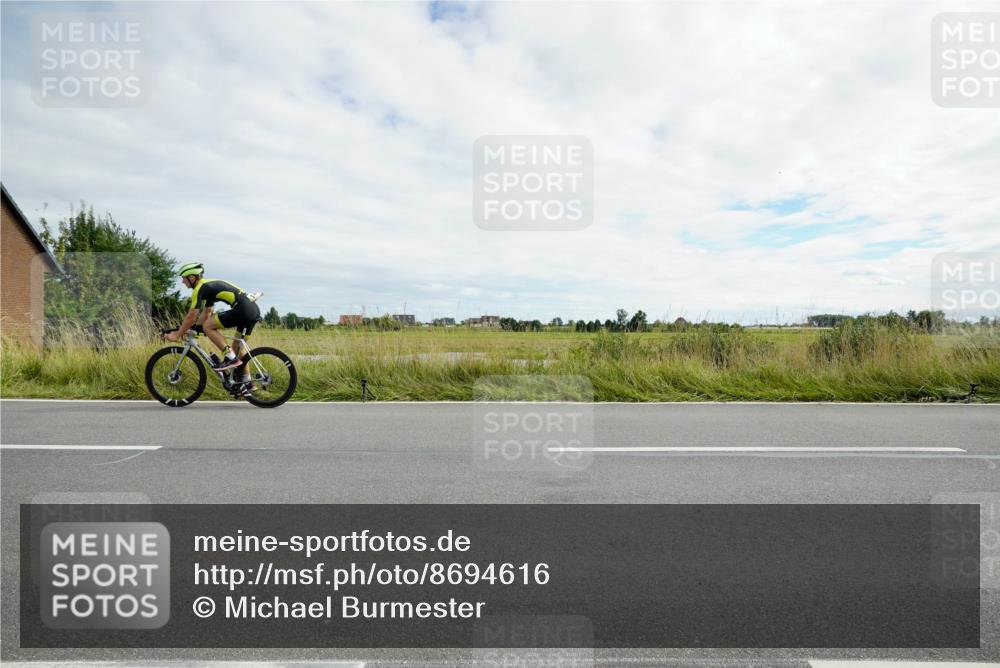 31.08.2025 - Elbe Triathlon Hamburg Michael Burmester http://msf.ph/oto/8694616 31.08.2025 15:27:38 Radfahren  meine-sportfotos.de